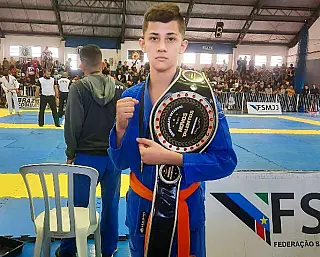 Estudante douradense se destaca no karatê