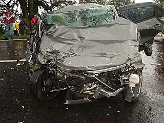 Três morrem em acidente com ônibus de Michel Teló