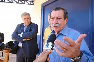 Marum visita André na cadeia e critica delator