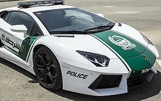 Parece cinema, Dubai tem o carro de polícia mais rápido do mundo