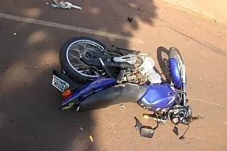 Construtor perde a perna em acidente envolvendo duas motos