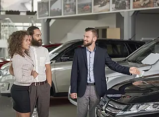 Por que dois carros parecidos podem pagar valores diferentes de IPVA?