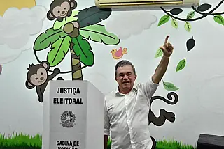 Vander diz que ausente do primeiro turno decide hoje