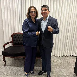 Isa Marcondes acompanha reunião no Senado