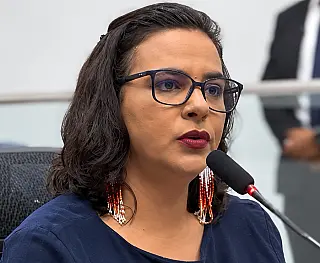 Gleice pede revisão de itinerário de indígenas