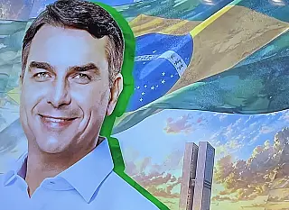 Em carta, Flávio Bolsonaro promete comandar oposição à distância