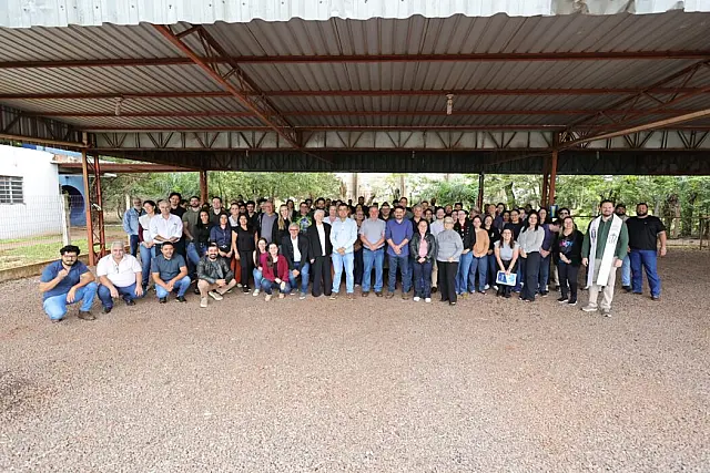 Marçal homenageia servidores com café para a Saúde