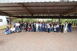 Marçal homenageia servidores com café para a Saúde