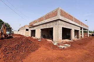 Prefeito confere obra do Centro Psicossocial em Dourados