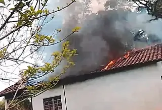 Gleice cobra investigação sobre incendio em casa de reza